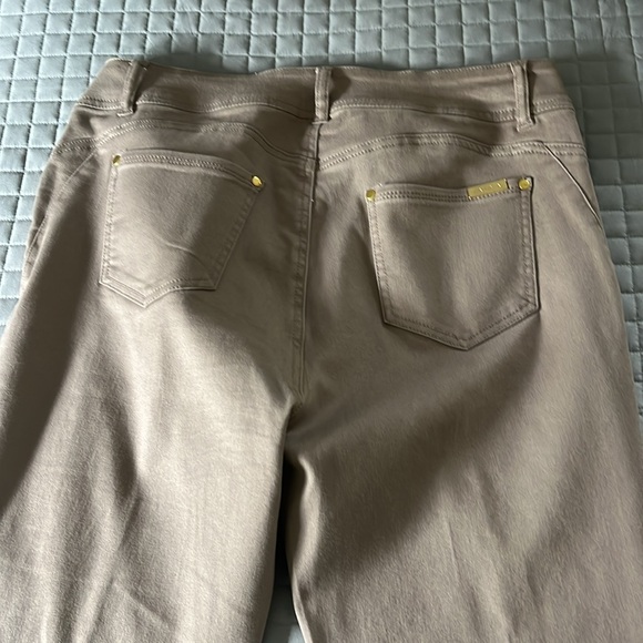 IMAN Women's Straight Leg Beige Jeans - Picture 5 of 5